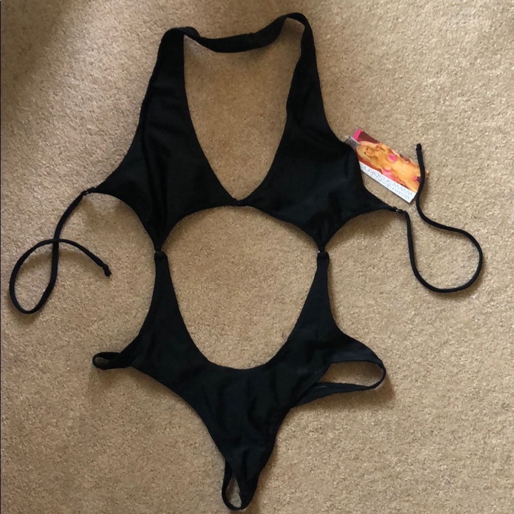 Primrose One Piece Black